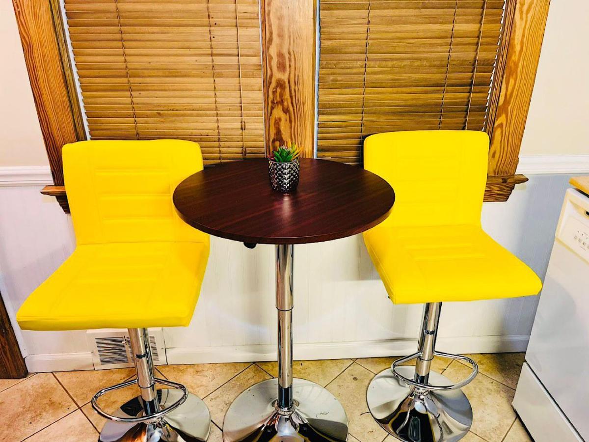 The Amber Retreat - Brooklyn Centre Comfort - Charming Space For Families, Couples & Business Travelers Near Downtown - With 300Mb Wifi, Parking & Self Check-In Cleveland Eksteriør bilde