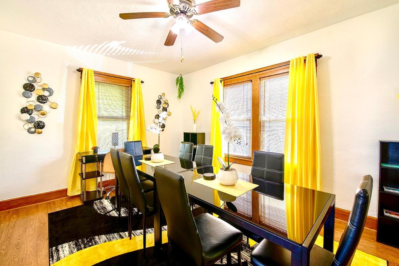 The Amber Retreat - Brooklyn Centre Comfort - Charming Space For Families, Couples & Business Travelers Near Downtown - With 300Mb Wifi, Parking & Self Check-In Cleveland Eksteriør bilde