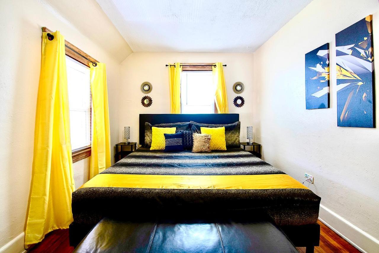 The Amber Retreat - Brooklyn Centre Comfort - Charming Space For Families, Couples & Business Travelers Near Downtown - With 300Mb Wifi, Parking & Self Check-In Cleveland Eksteriør bilde