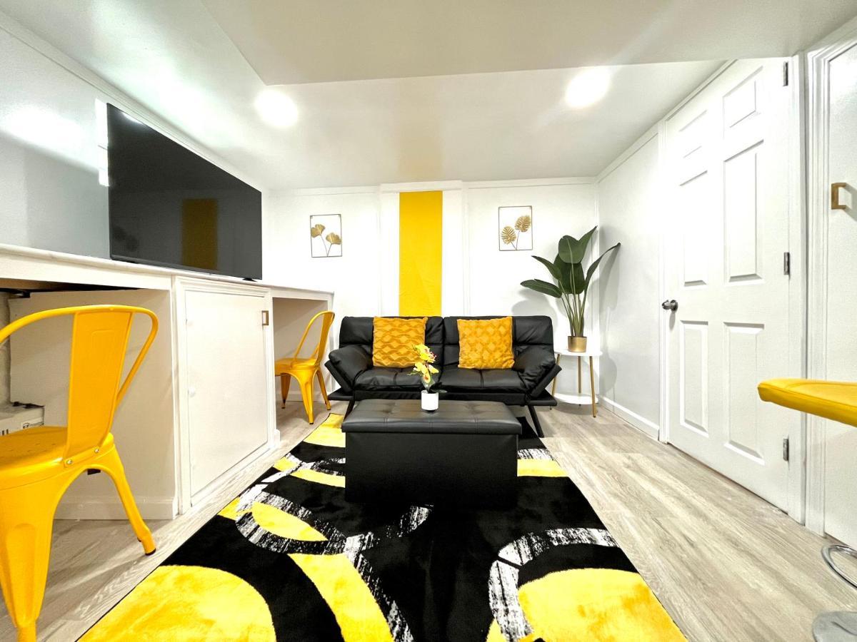The Amber Retreat - Brooklyn Centre Comfort - Charming Space For Families, Couples & Business Travelers Near Downtown - With 300Mb Wifi, Parking & Self Check-In Cleveland Eksteriør bilde