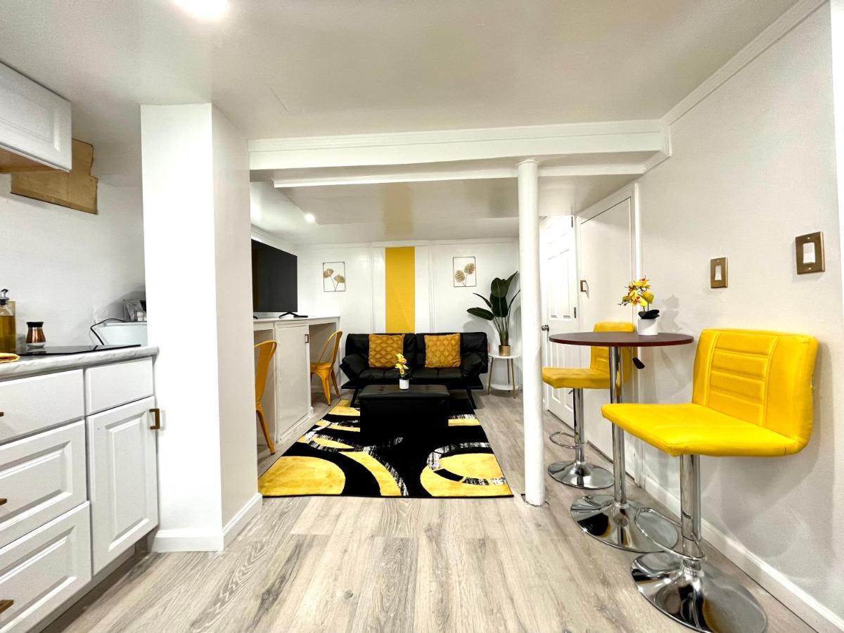 The Amber Retreat - Brooklyn Centre Comfort - Charming Space For Families, Couples & Business Travelers Near Downtown - With 300Mb Wifi, Parking & Self Check-In Cleveland Eksteriør bilde