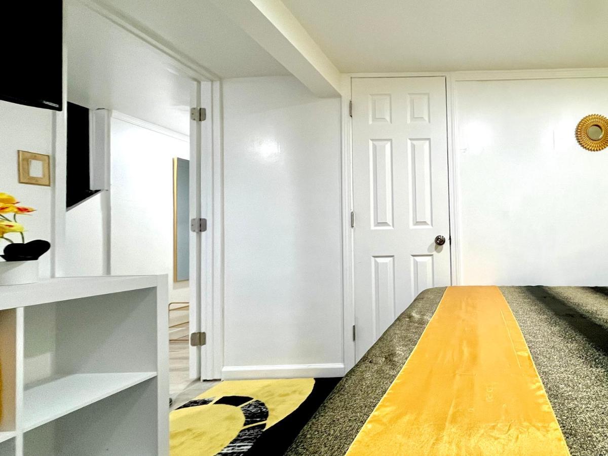 The Amber Retreat - Brooklyn Centre Comfort - Charming Space For Families, Couples & Business Travelers Near Downtown - With 300Mb Wifi, Parking & Self Check-In Cleveland Eksteriør bilde